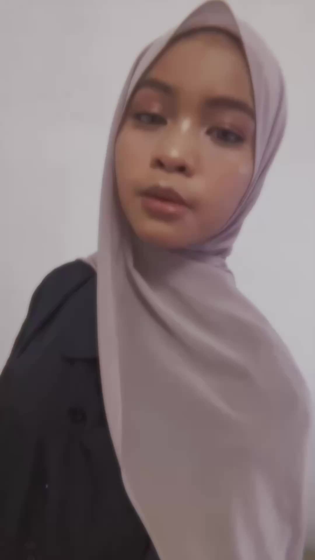 @auni
