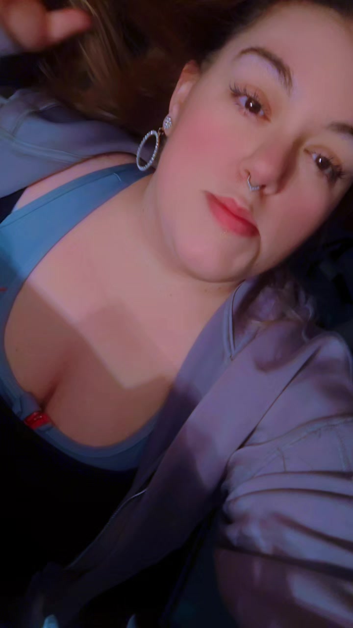 @CurvyQueenbaby