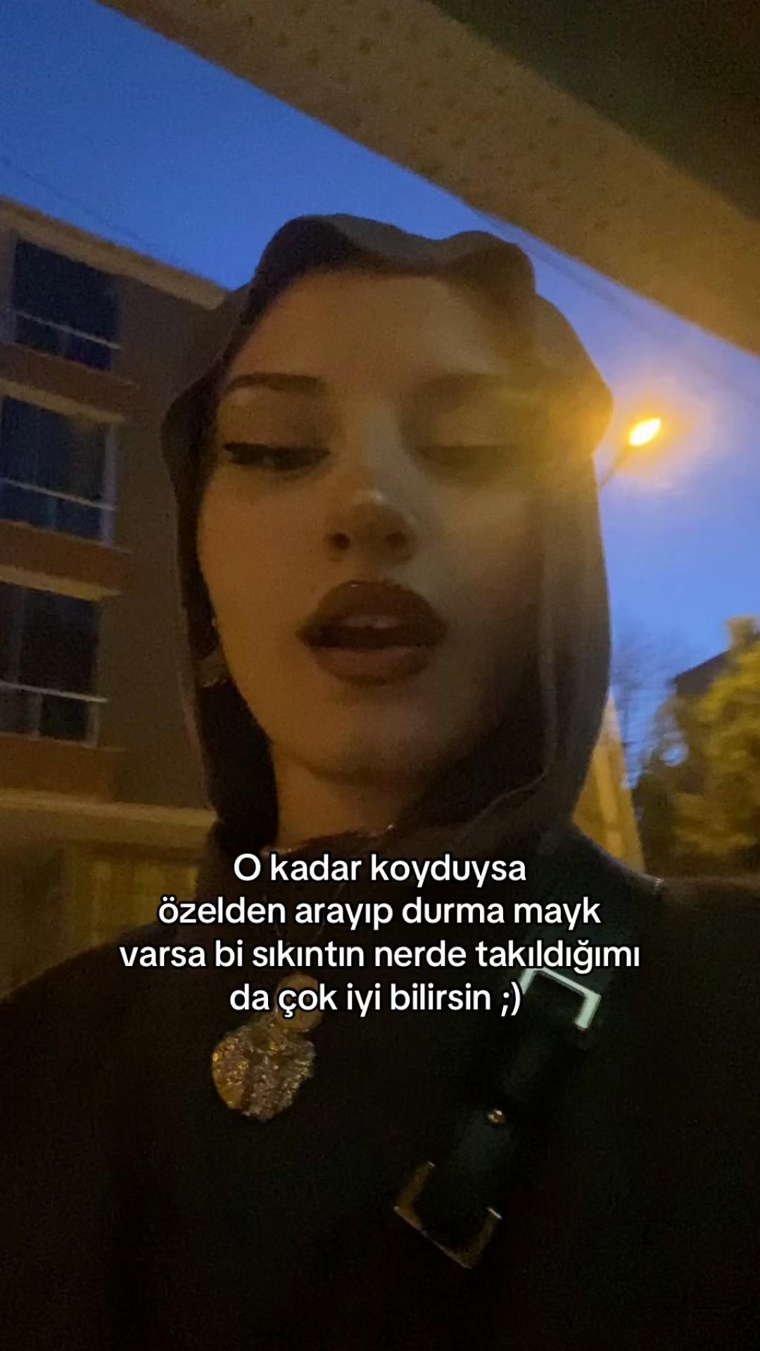 @Nesli