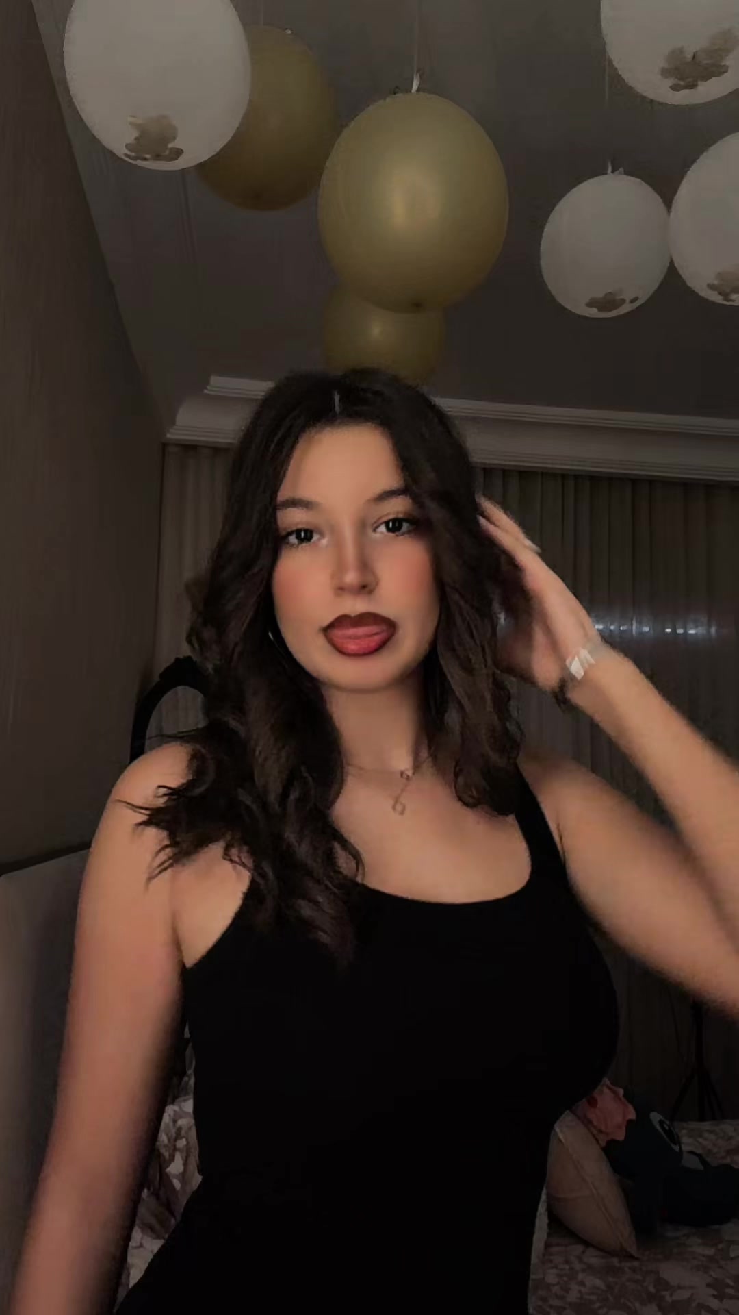 @𝓩𝓲𝔃𝓸𝓾 💎
