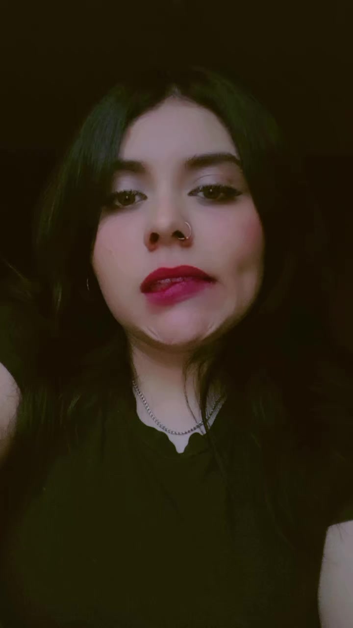 @YARESSI LOZANO💋