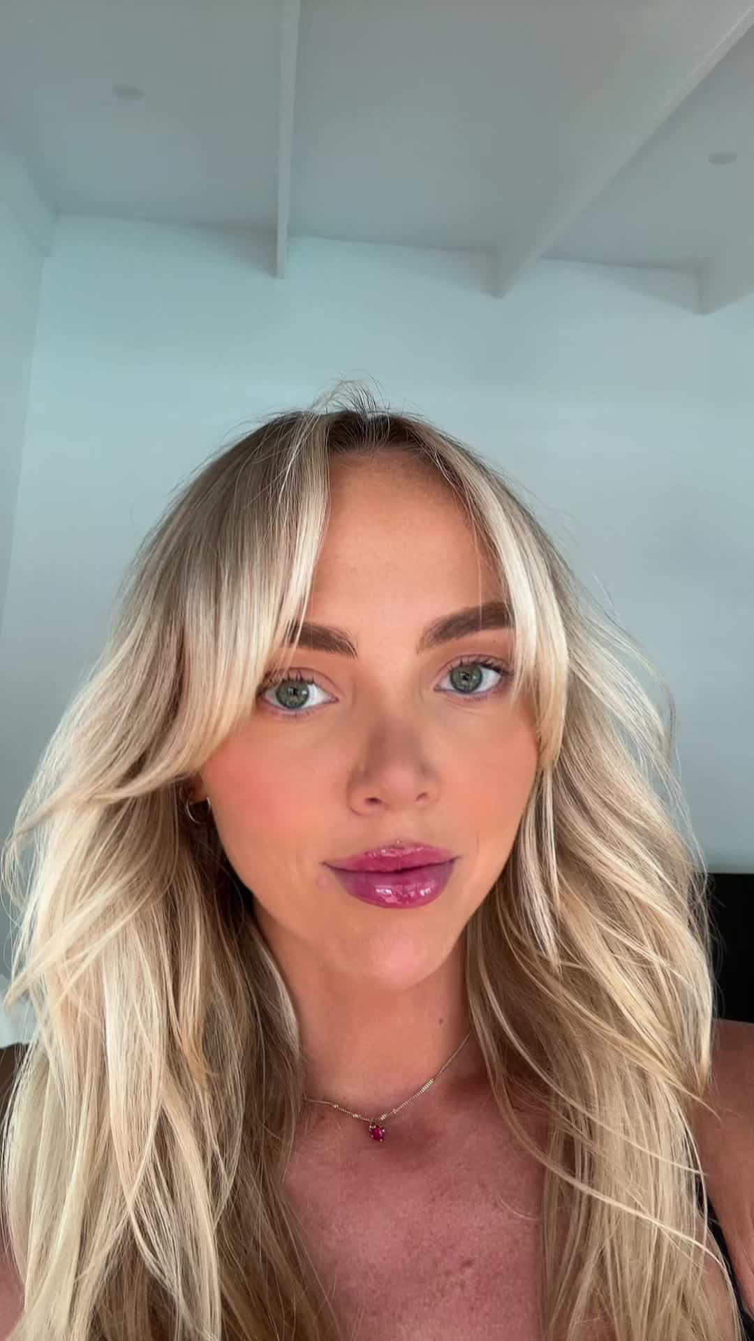 @annieknight28