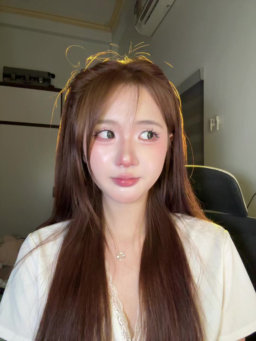 @Thảo v&acirc;n l&ecirc;n xe anh!