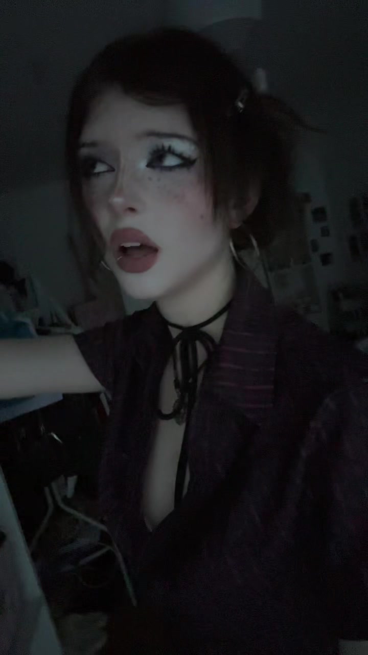 @⋆˚࿔ anni 𝜗𝜚˚⋆