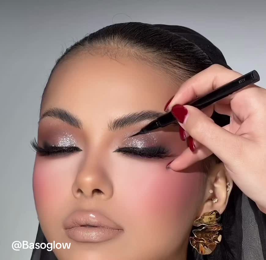 @basoglow