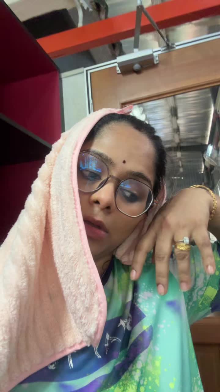 @DhanyaaR