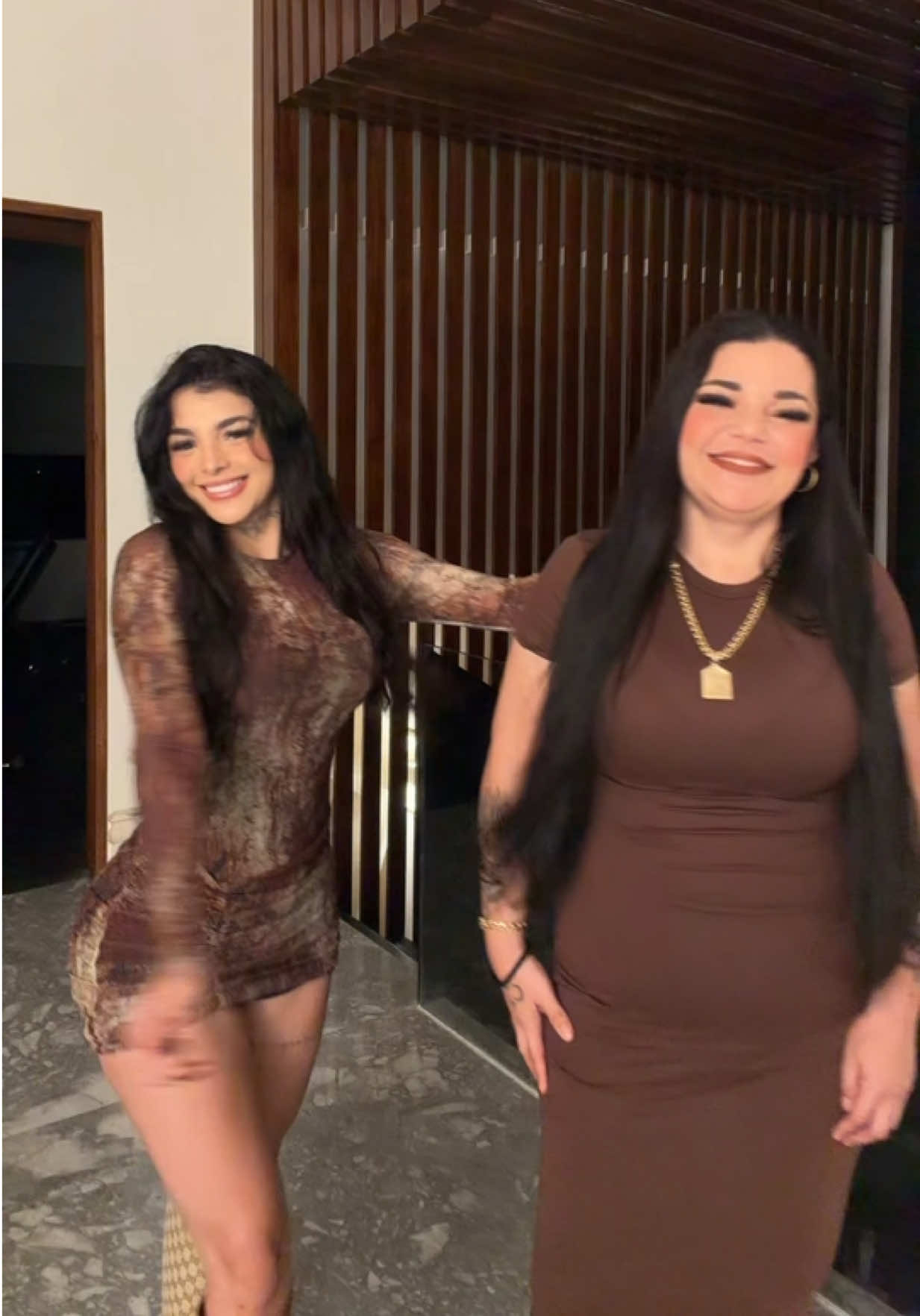 @Karelyruizoficial01