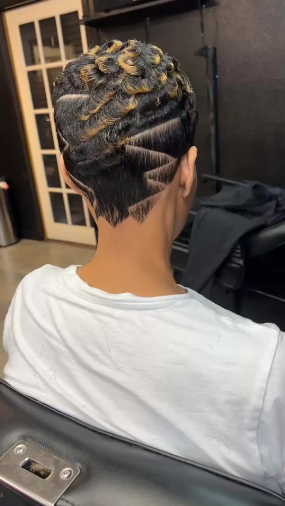 @PENNYE STYLING