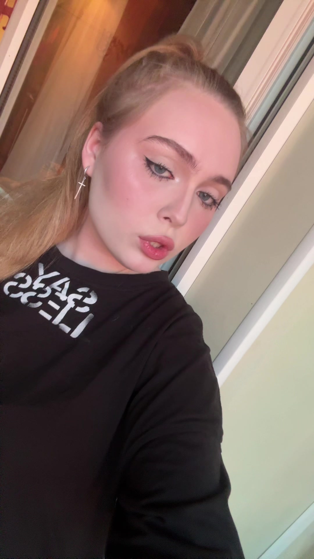 @blondiieangel