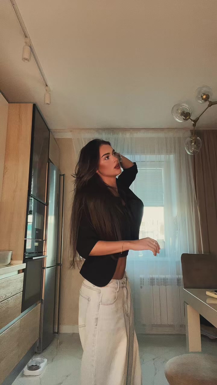 @ari_cryztal