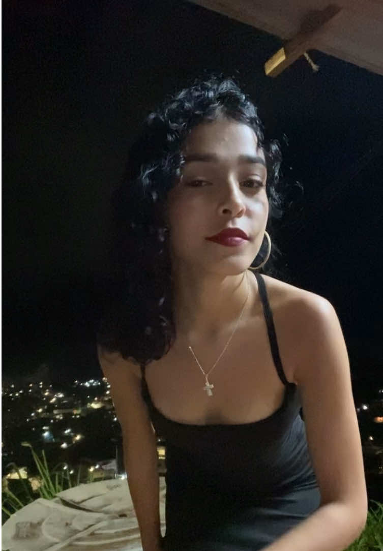 @Nay D'Menina🩷🖤