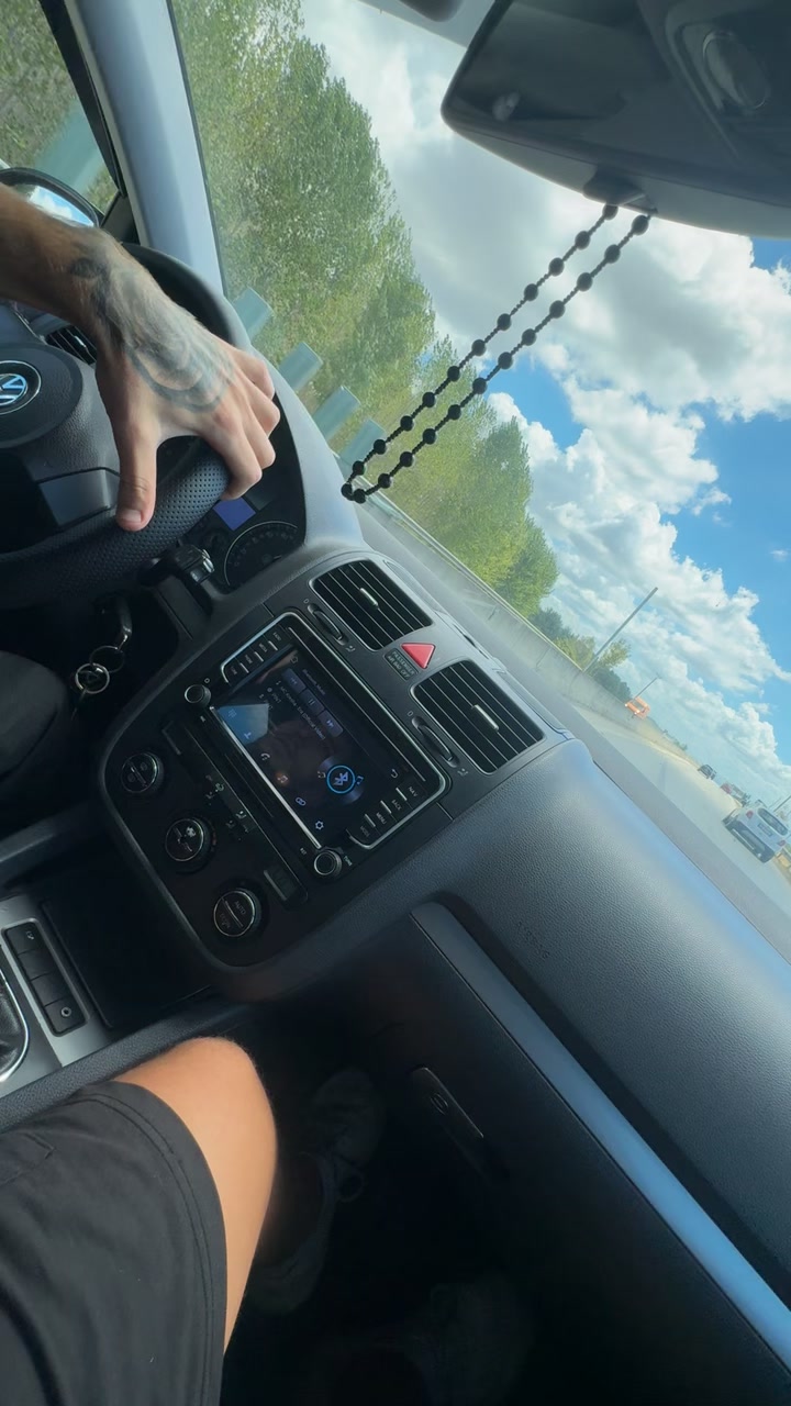 @Uesli55