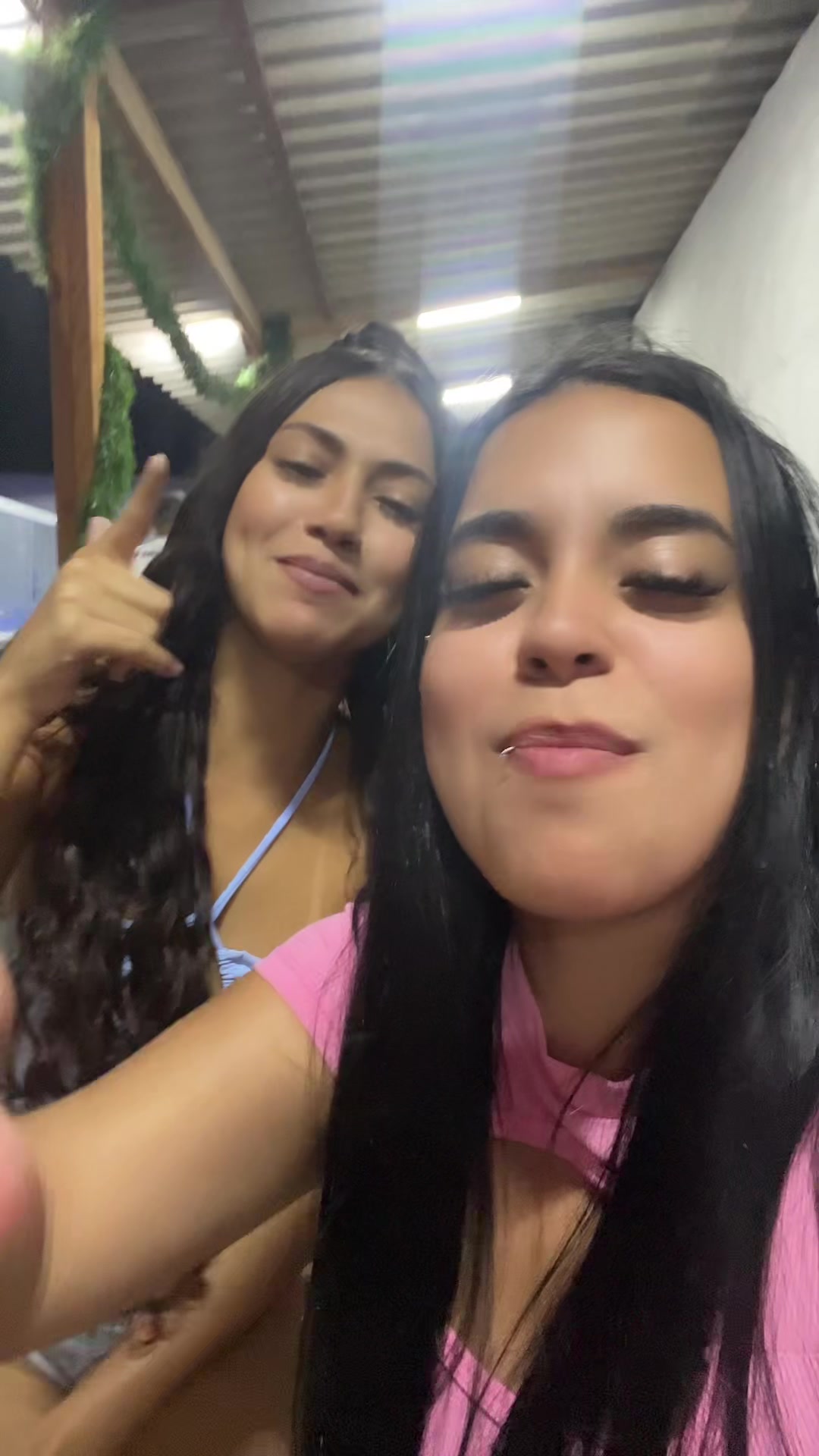 @ana lara
