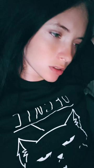 @𝐶ℎ𝑒𝑟𝑛𝑦𝑦 𝑠𝑎𝑚𝑢𝑟𝑎𝑦