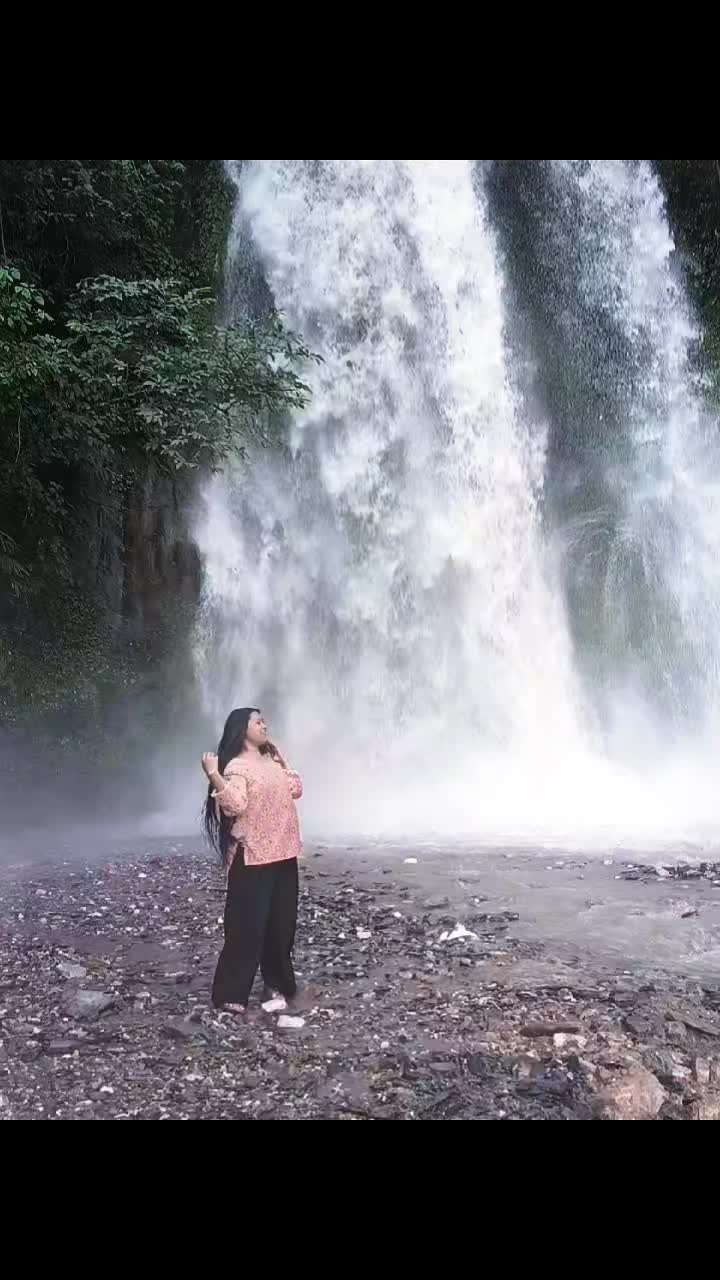 @Miss thapa 💋🤞