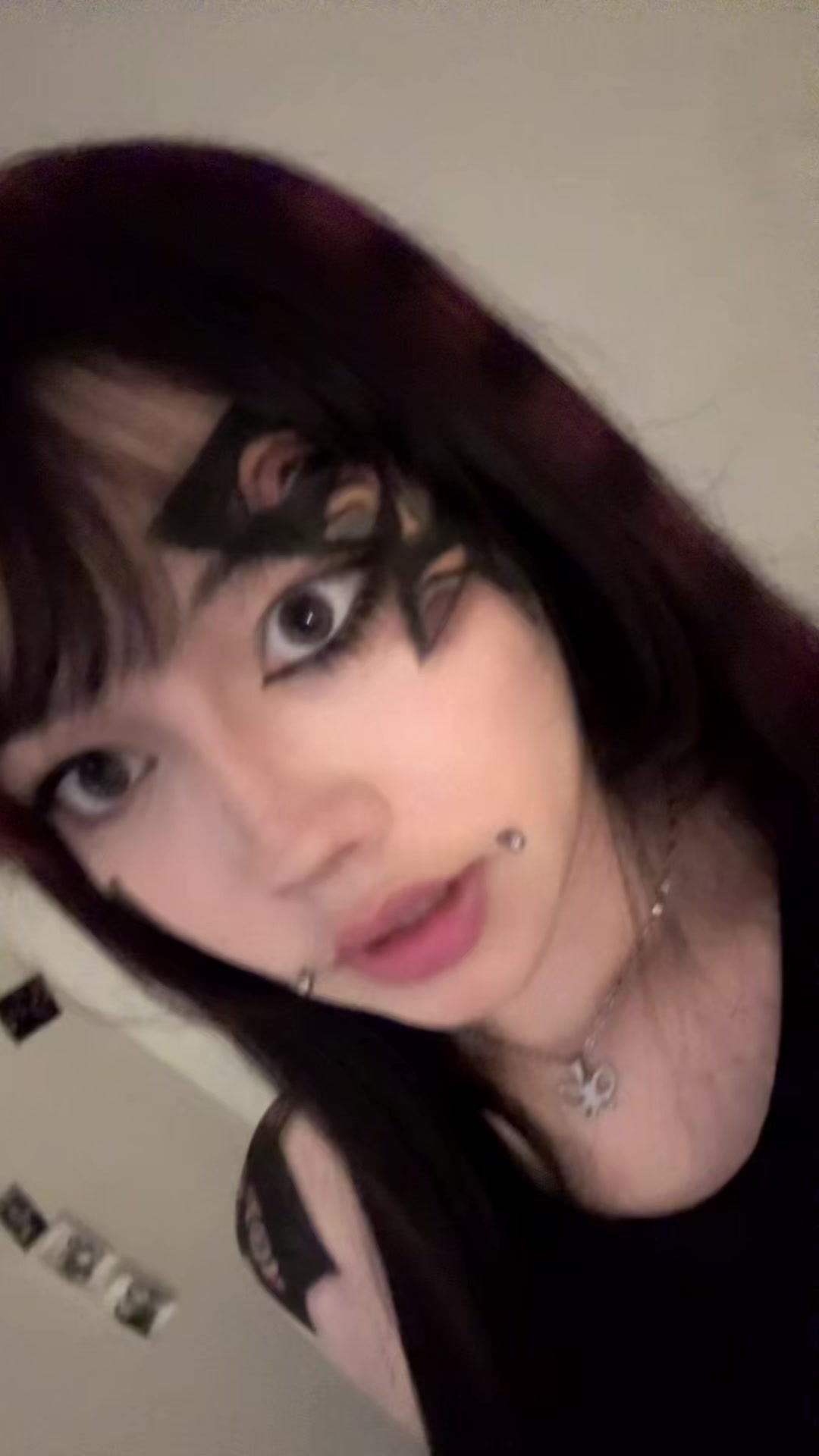 @⃟