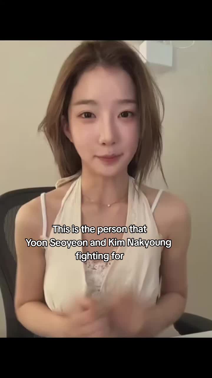 @Julia love Yooyeon 🌊