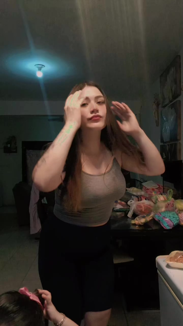 @Samantha Nallely