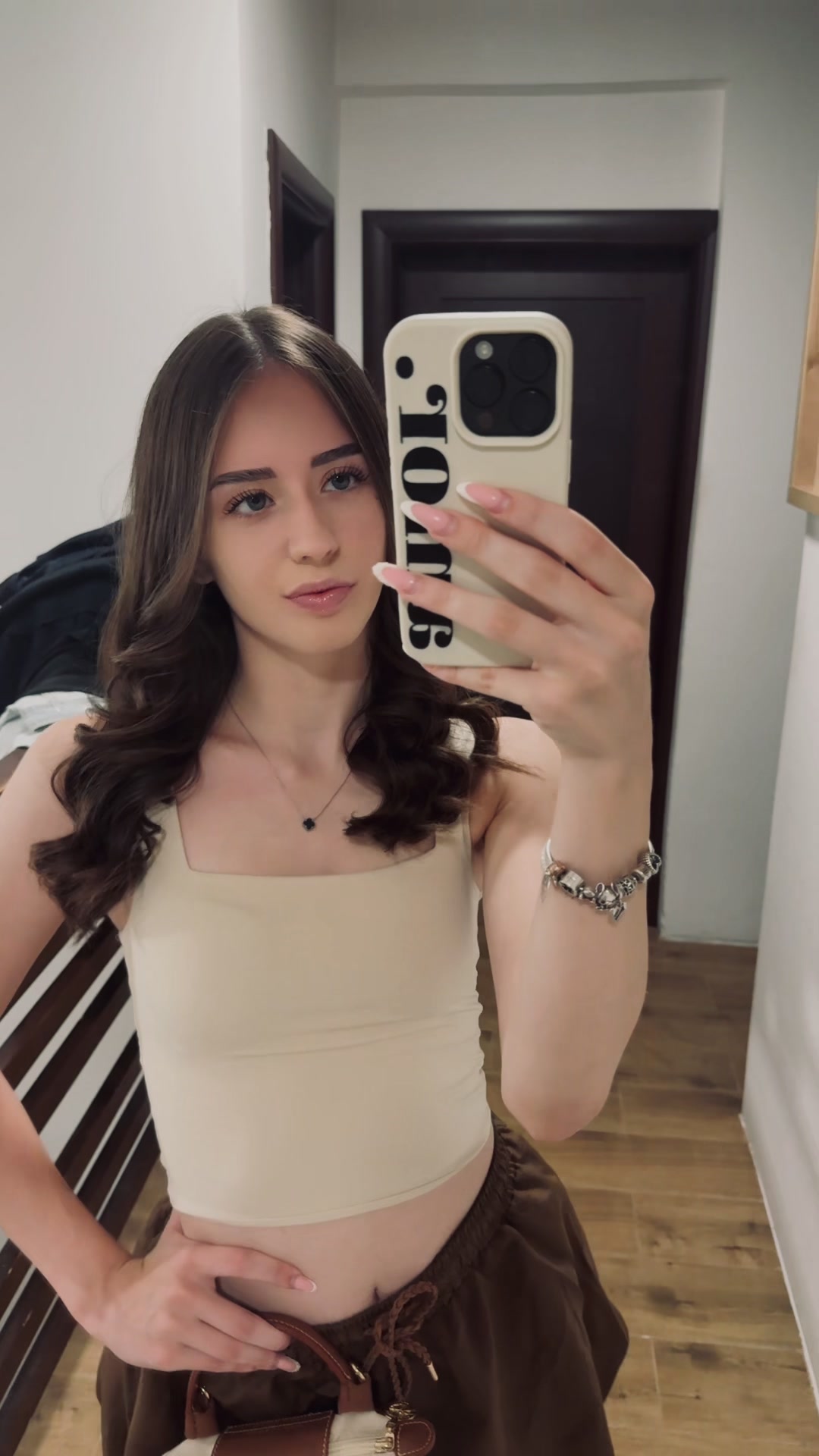 @𝒰