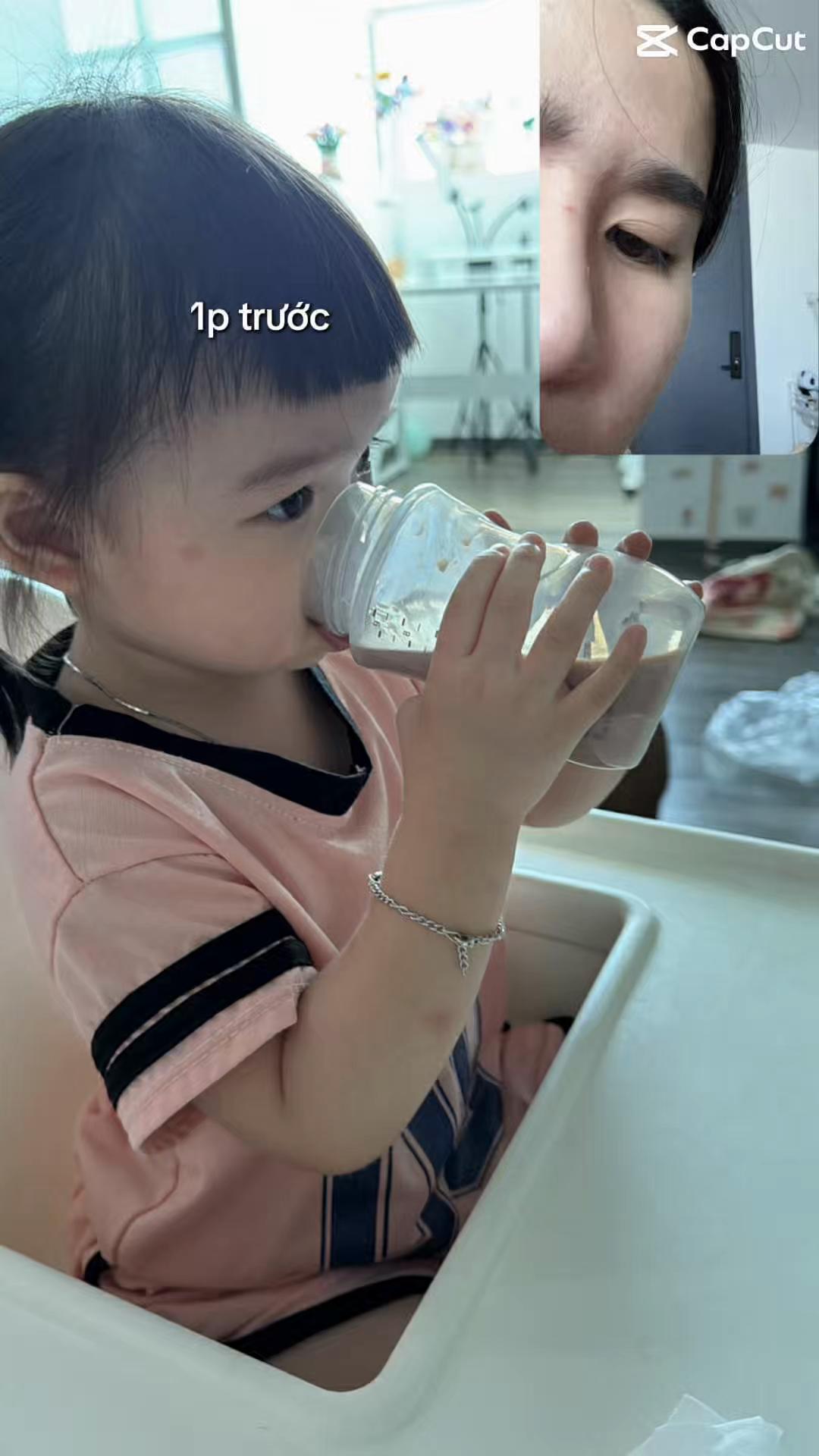 @Vy hư hư