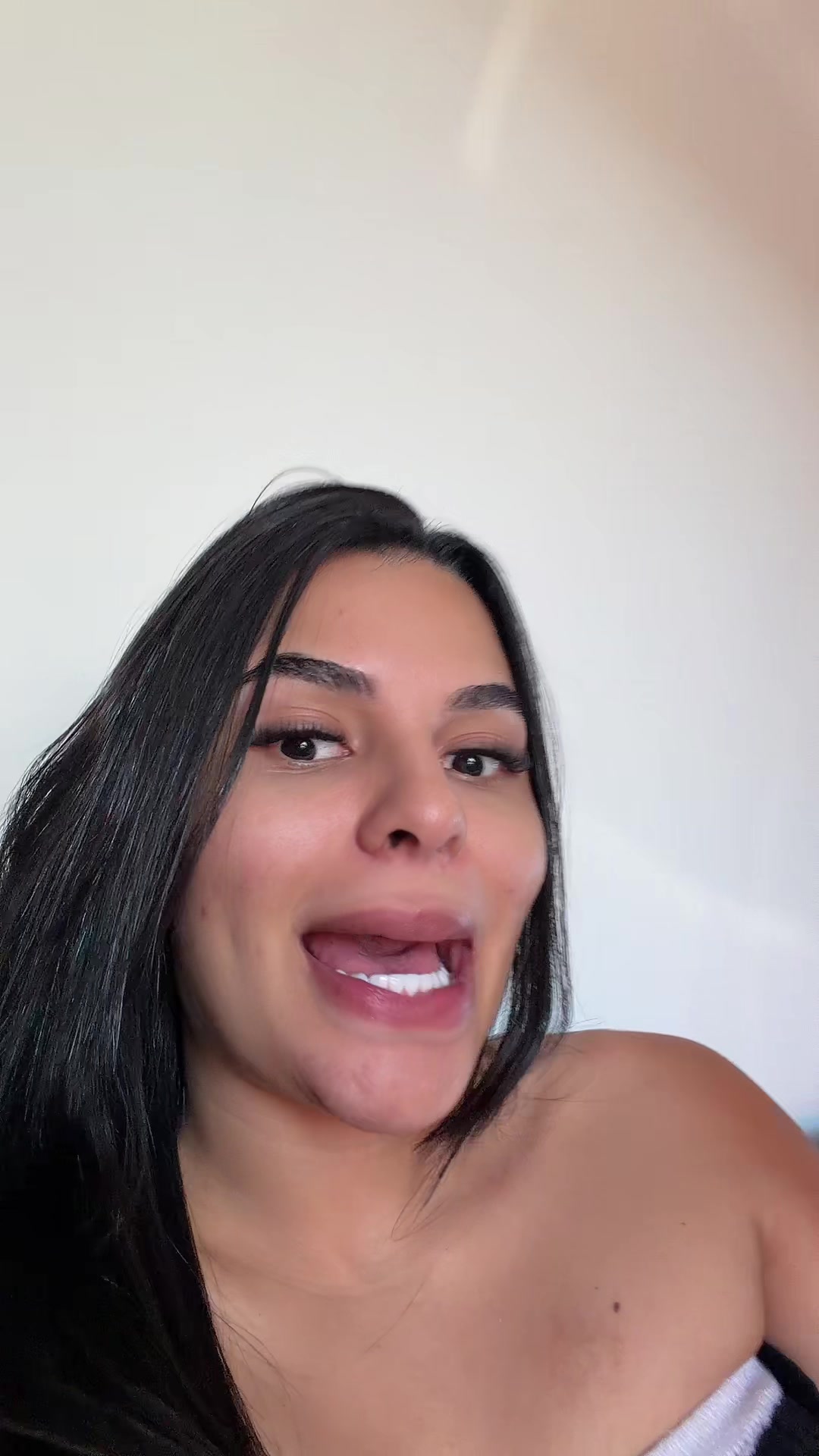 @naelypereira