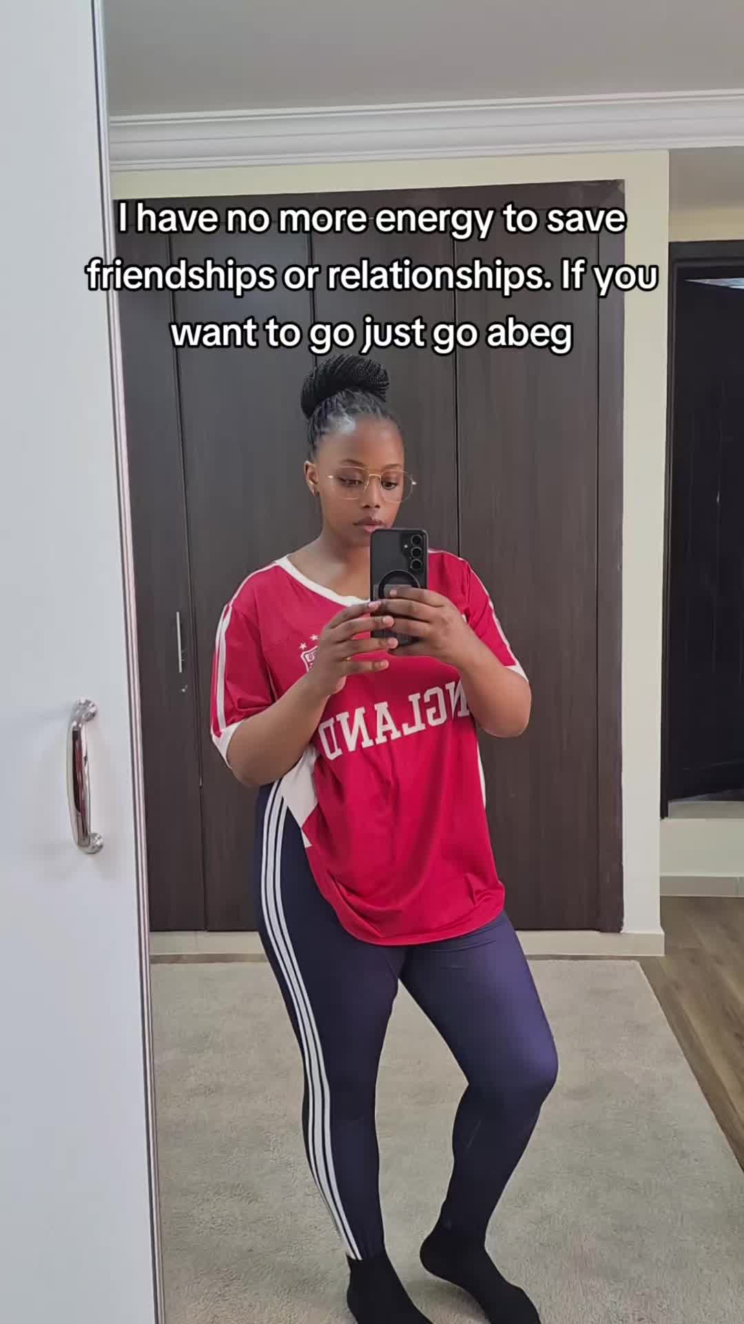 @Cloei Hurts2 🇺🇬🇦🇪🇰🇷🇹🇭
