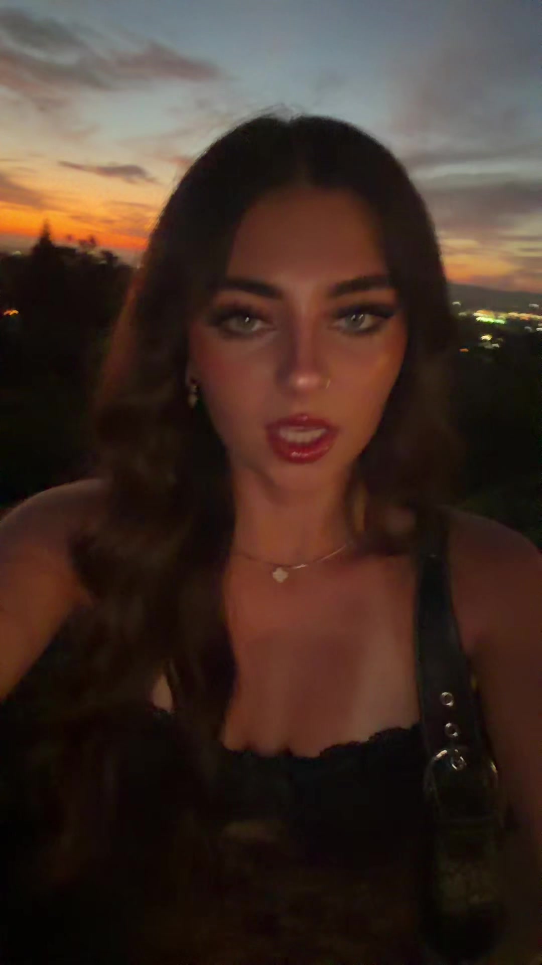 @𝐿𝑒𝓍𝒾 𝒴𝑜𝓊𝓃𝑔𝒷𝓁𝑜𝑜𝒹