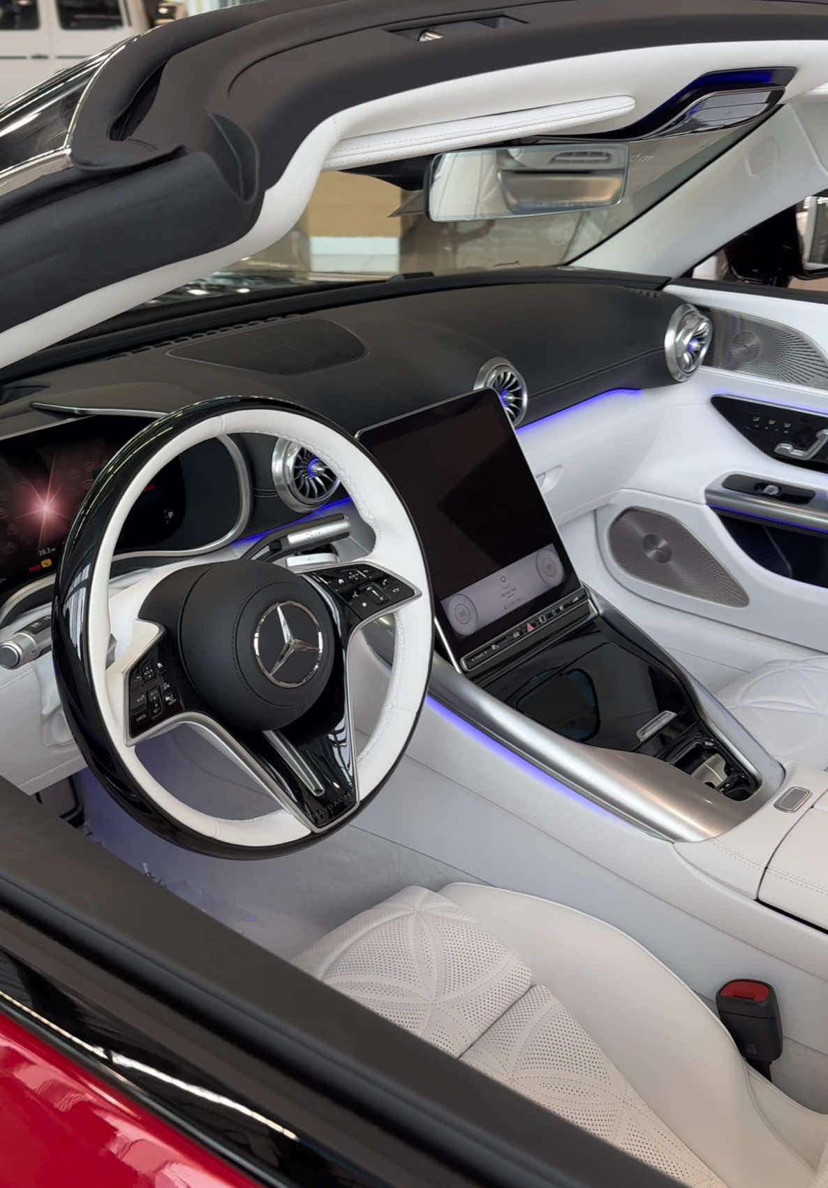 @Mercedes Lounge