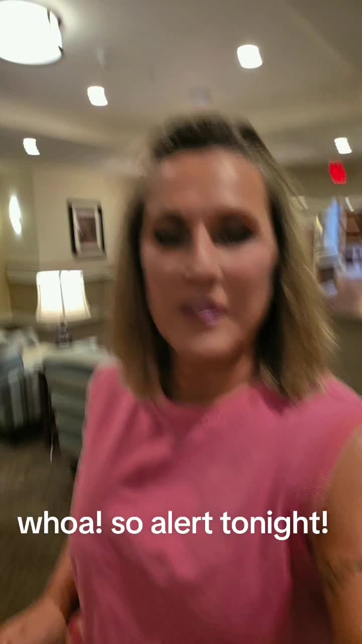 @FoxyRoxyLovesYou
