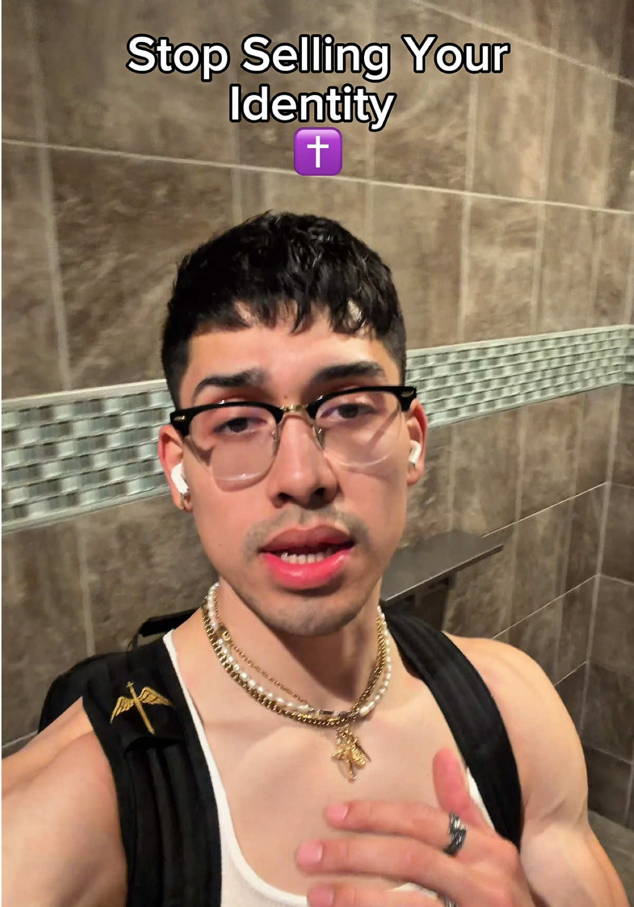 @johnnydivines