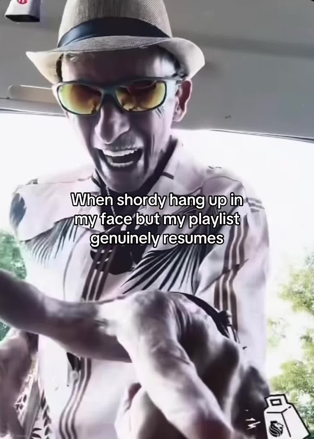 @🦏