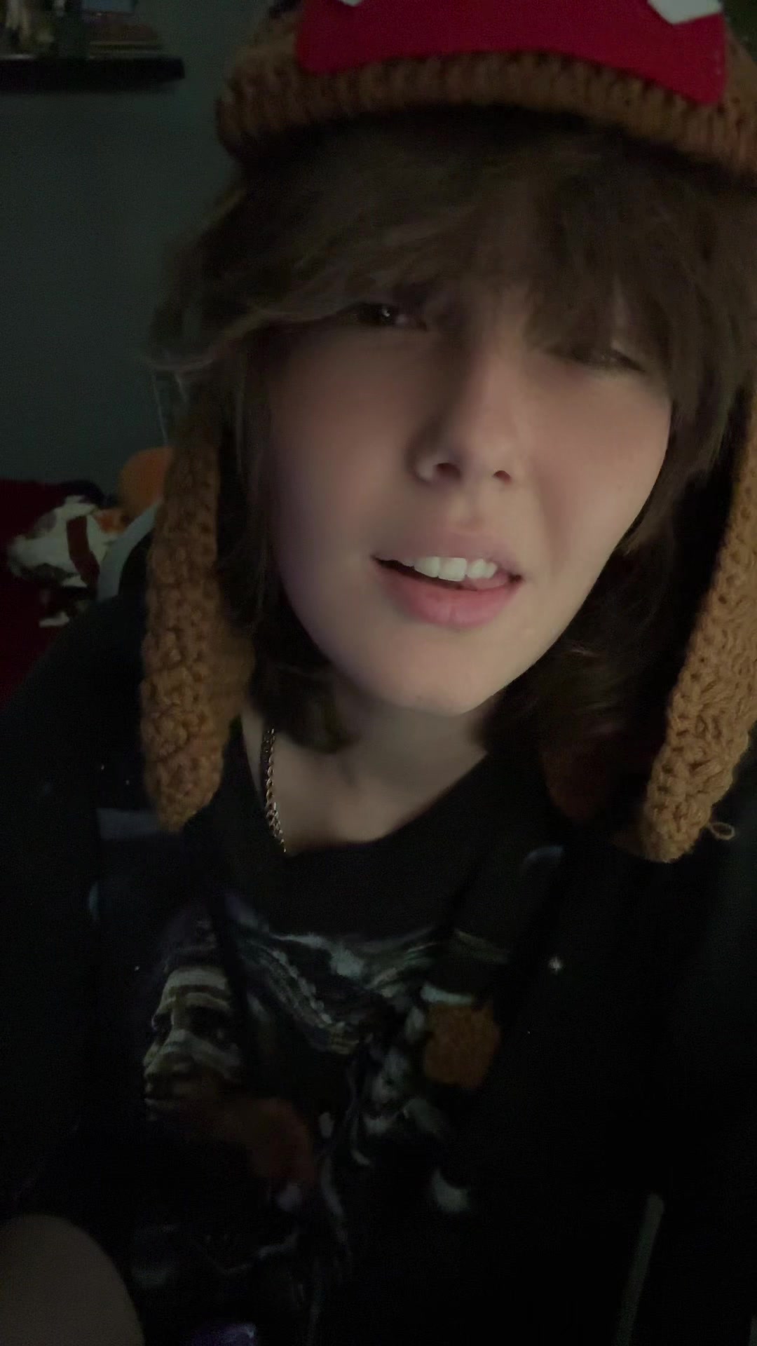 @:3