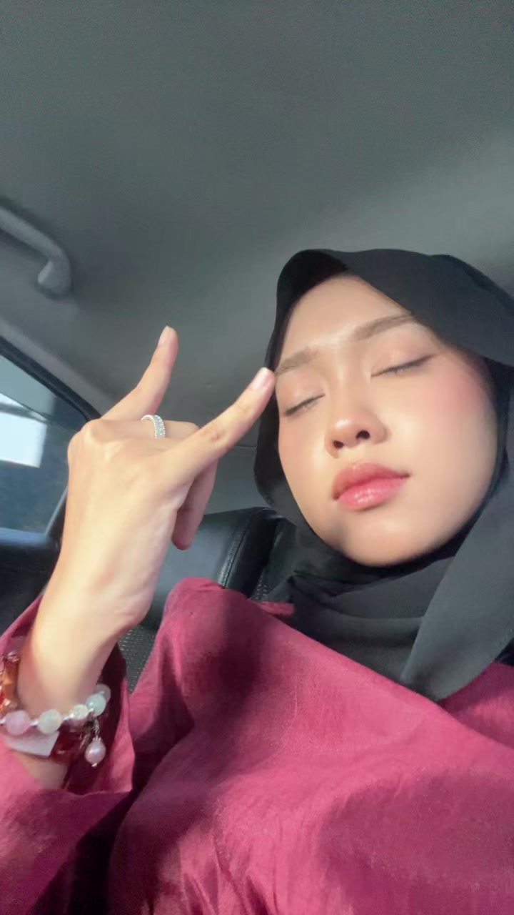 @Anak Kucing •