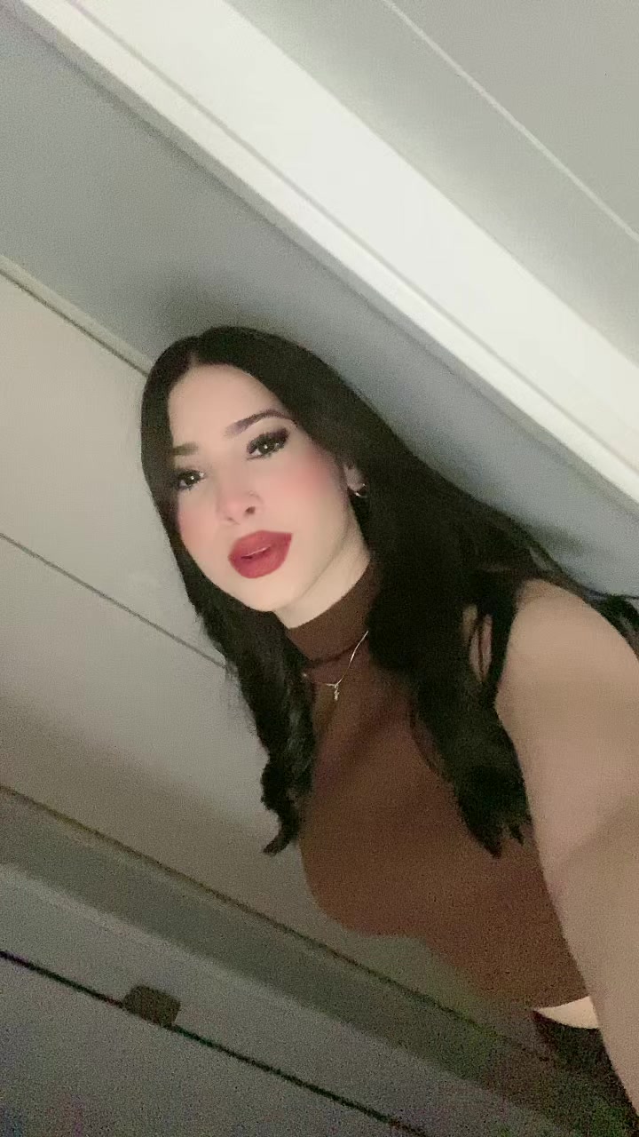 @Ashley Valentina💕