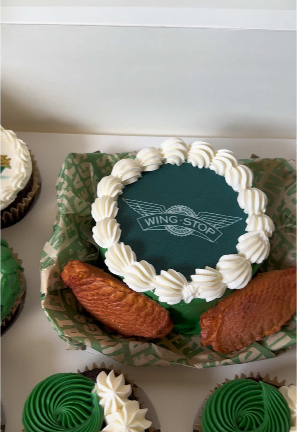 @luciaslovelycakes