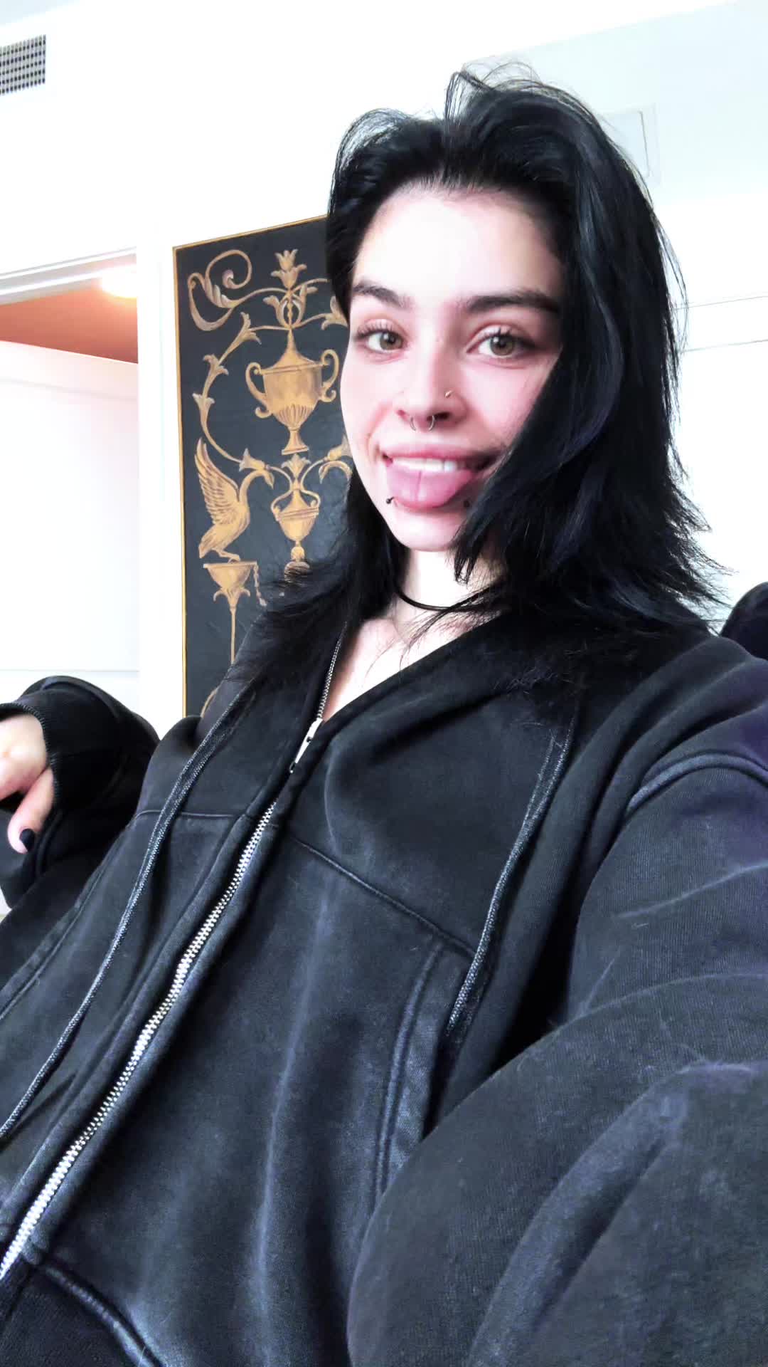 @bella