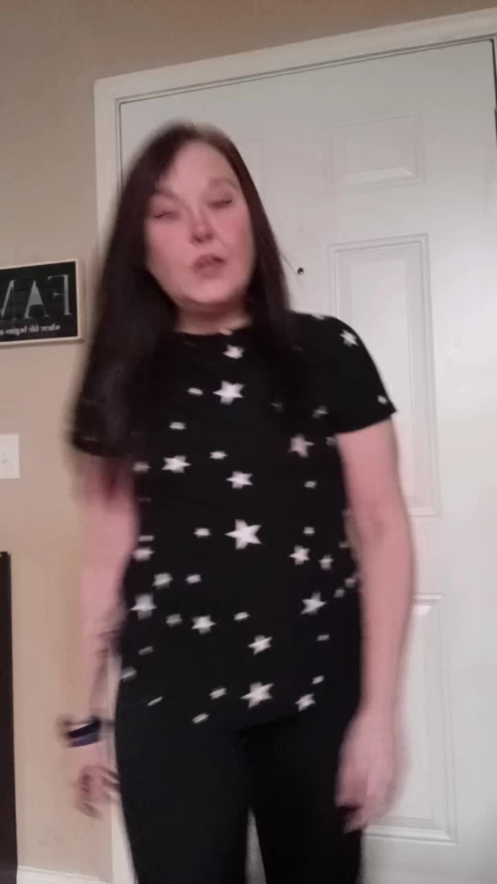 @Country~Queen