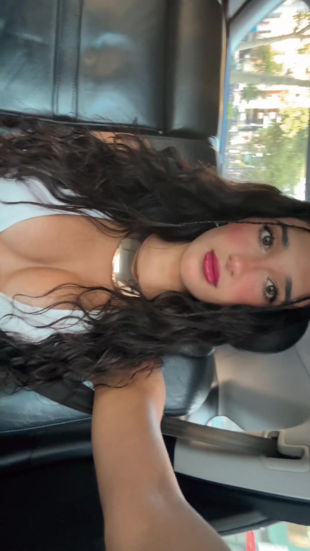 @aripooyaa