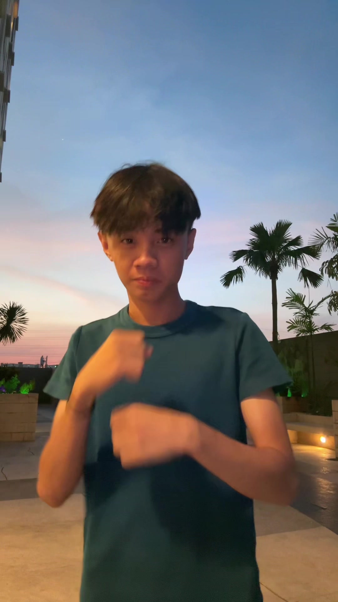 @CHRISZZ