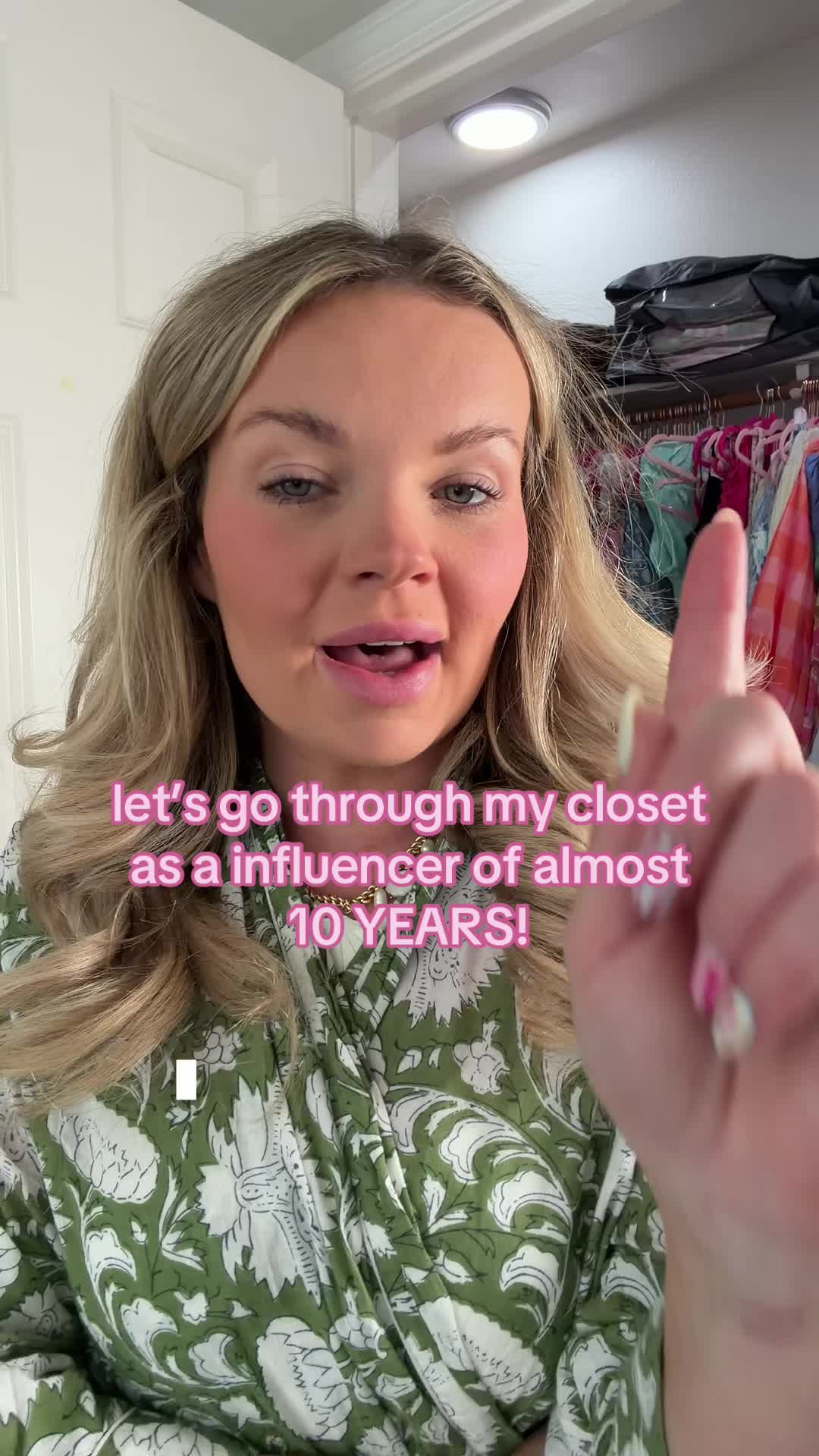 @Olivia May | Mom Style & Hacks