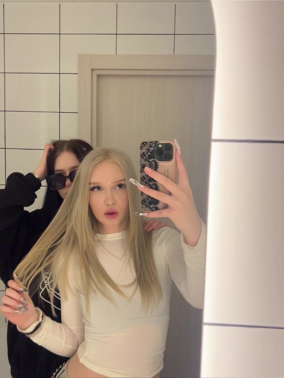 @🖤