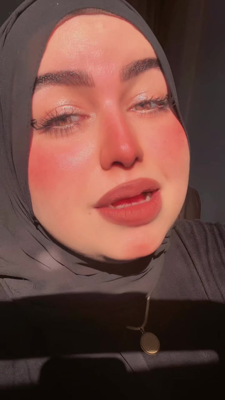 @تديني ورده أديك (فُله)😅🩷