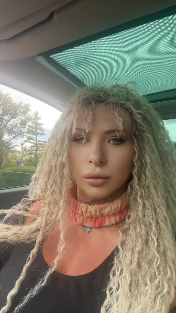 @blondimontenegro