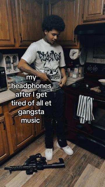 @⃟