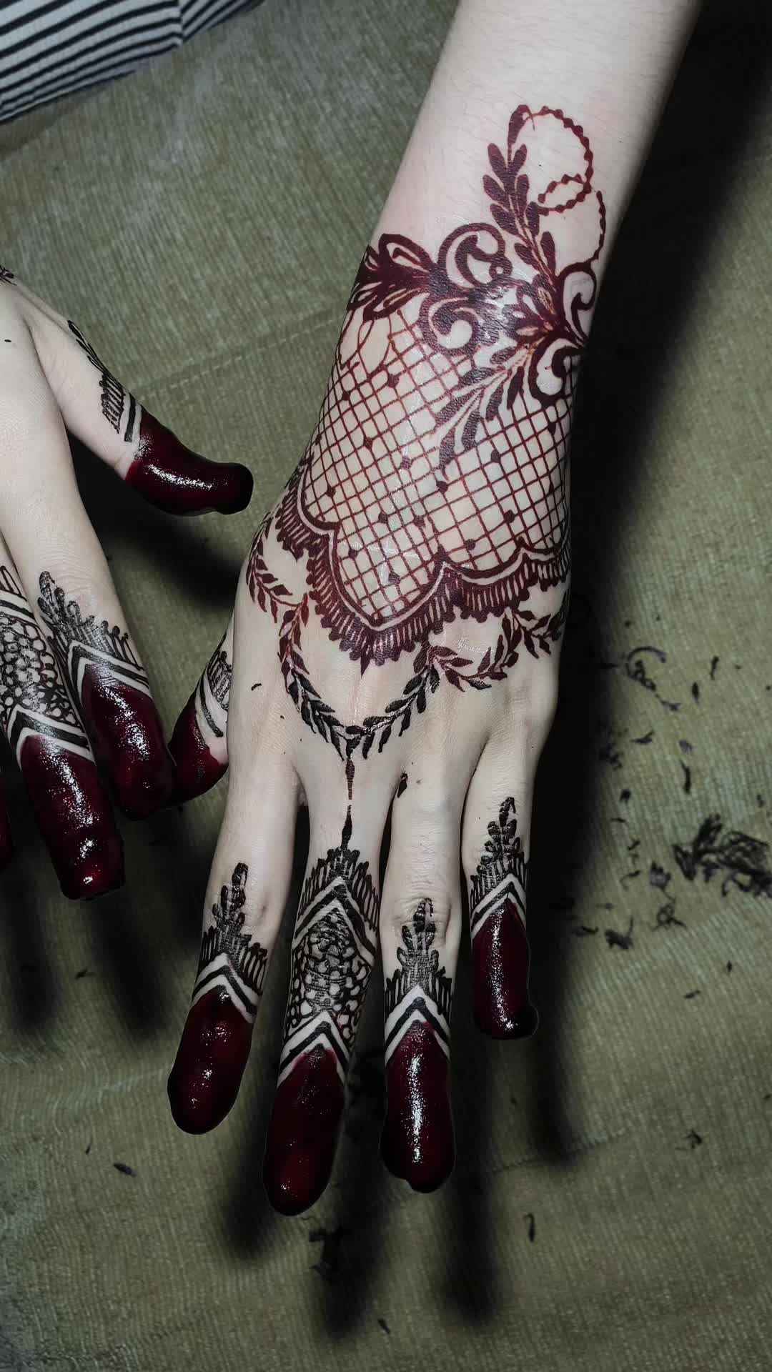 @Farahs_hennaart💅