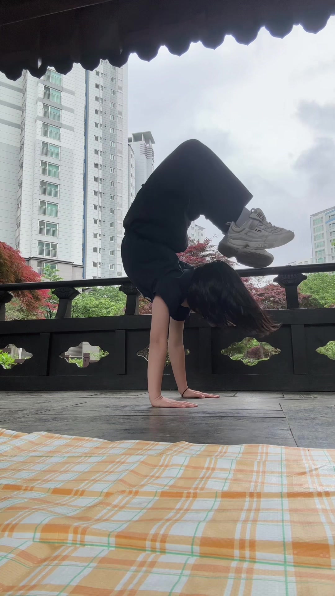 @지유보다 못생긴 뽀얁🤸&zwj;♀️