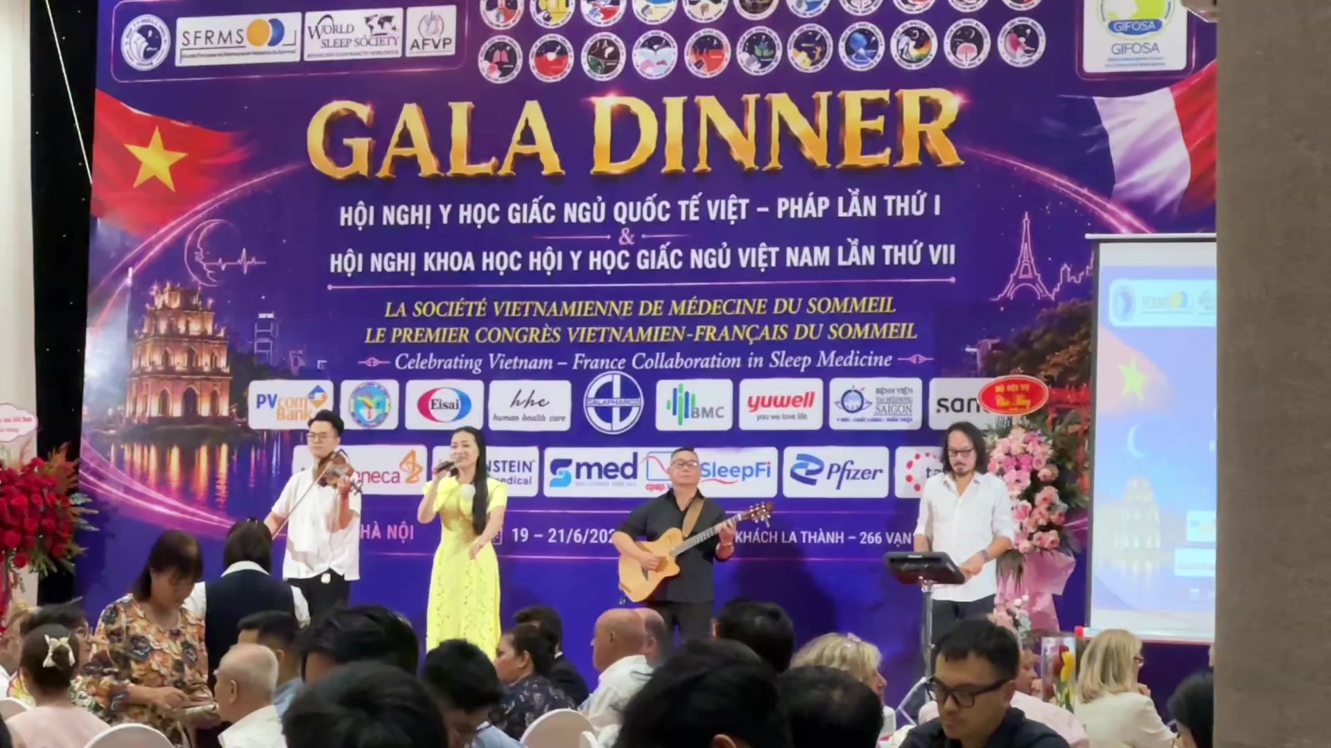 @Hoa s&uacute;n ( nh&iacute; nhố)
