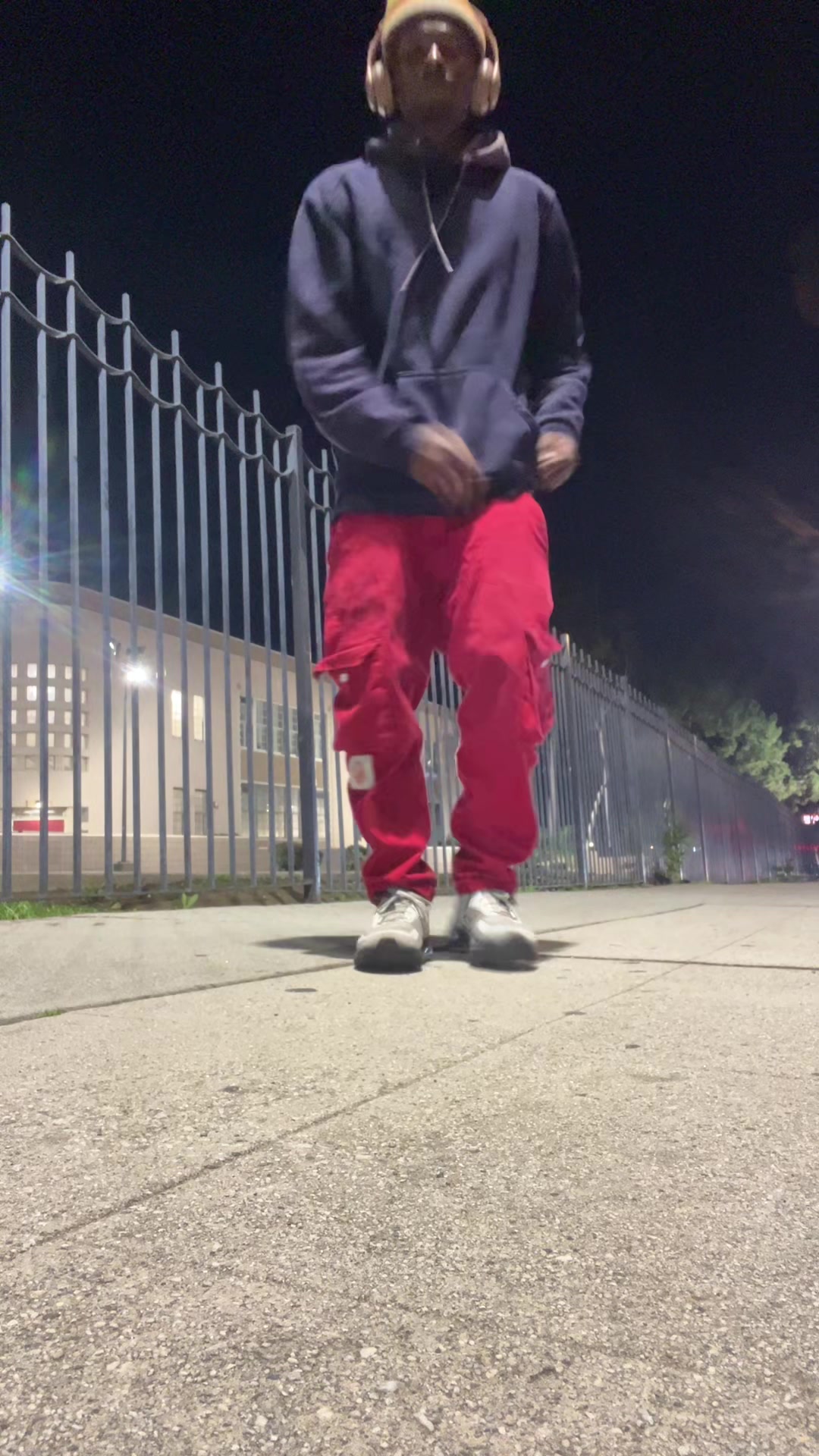 @LV