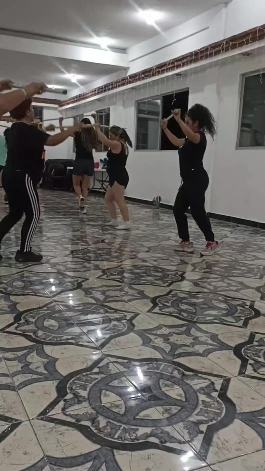 @ZumbaMan&iacute;a con Carre&oacute;n🖤