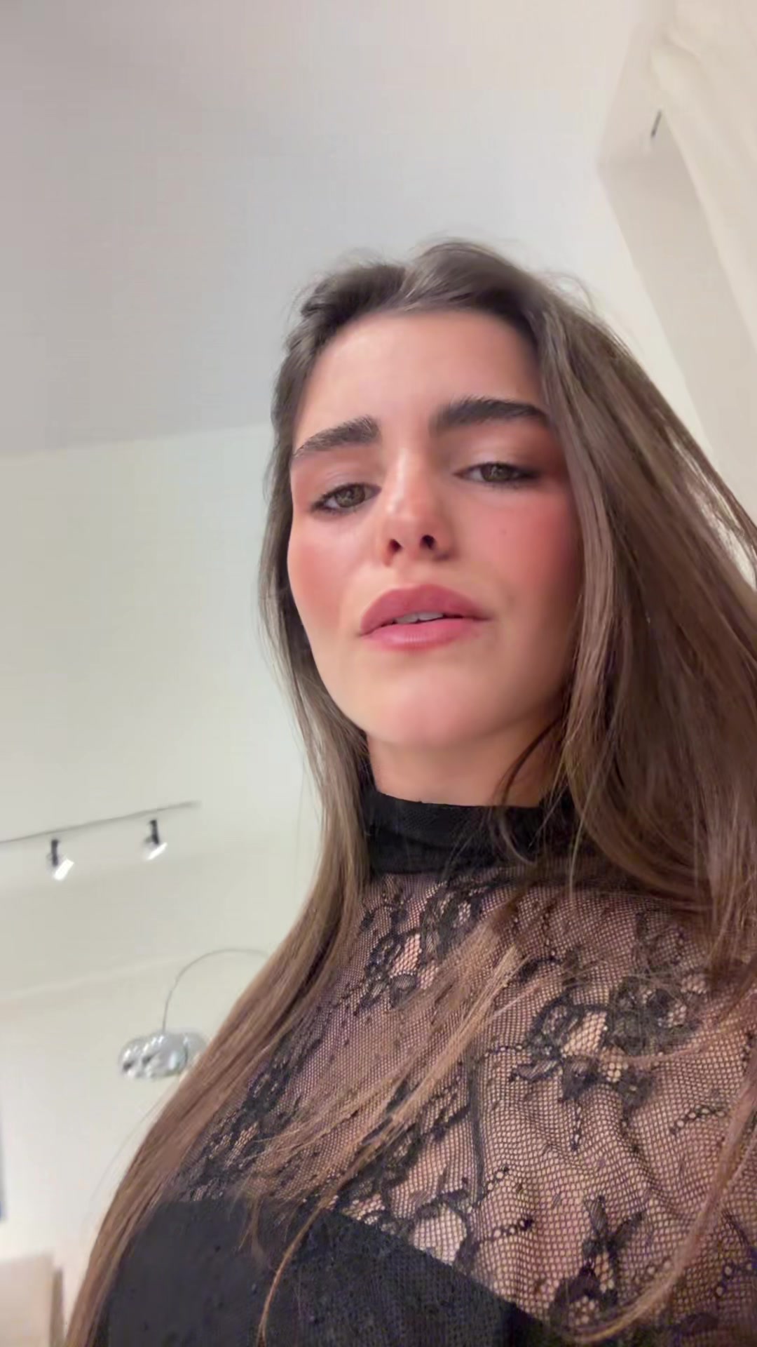 @sophiaisiar_